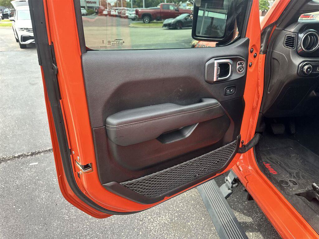 Used 2023 Jeep Wrangler Unlimited Rubicon 392 AWD/4WD image 27