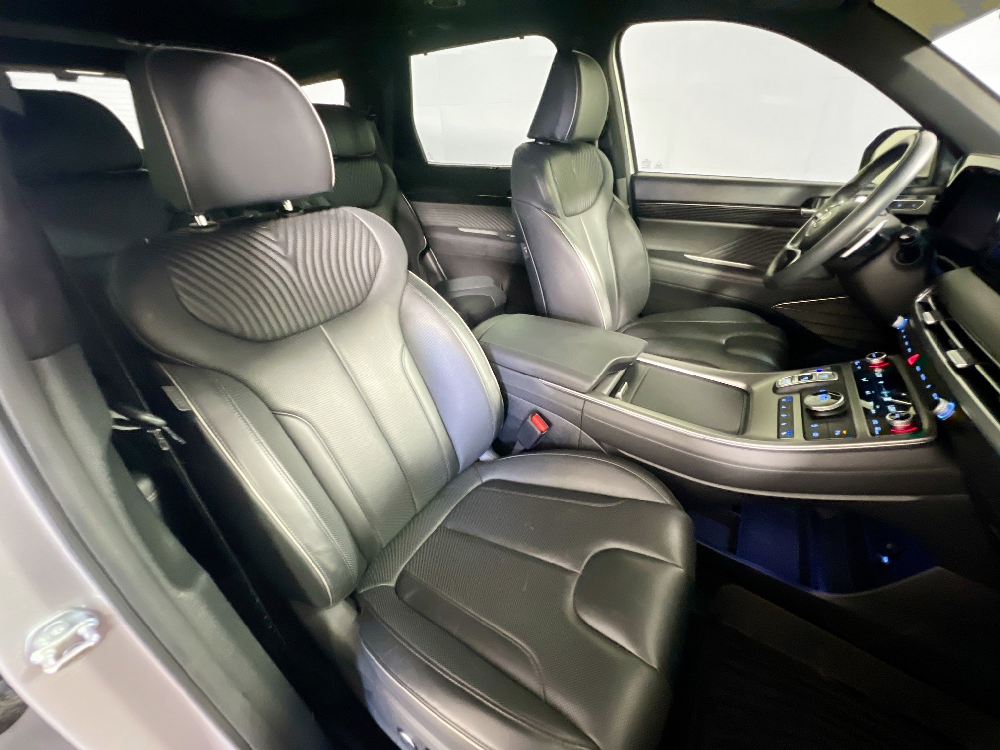Used 2025 Hyundai Palisade Calligraphy image 31