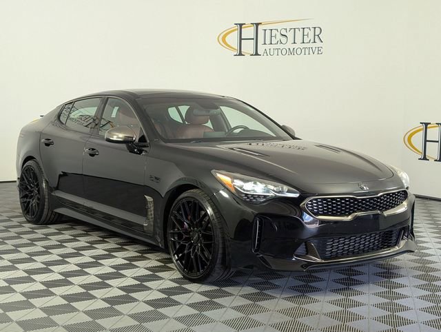 Used 2018 Kia Stinger GT1 image 2