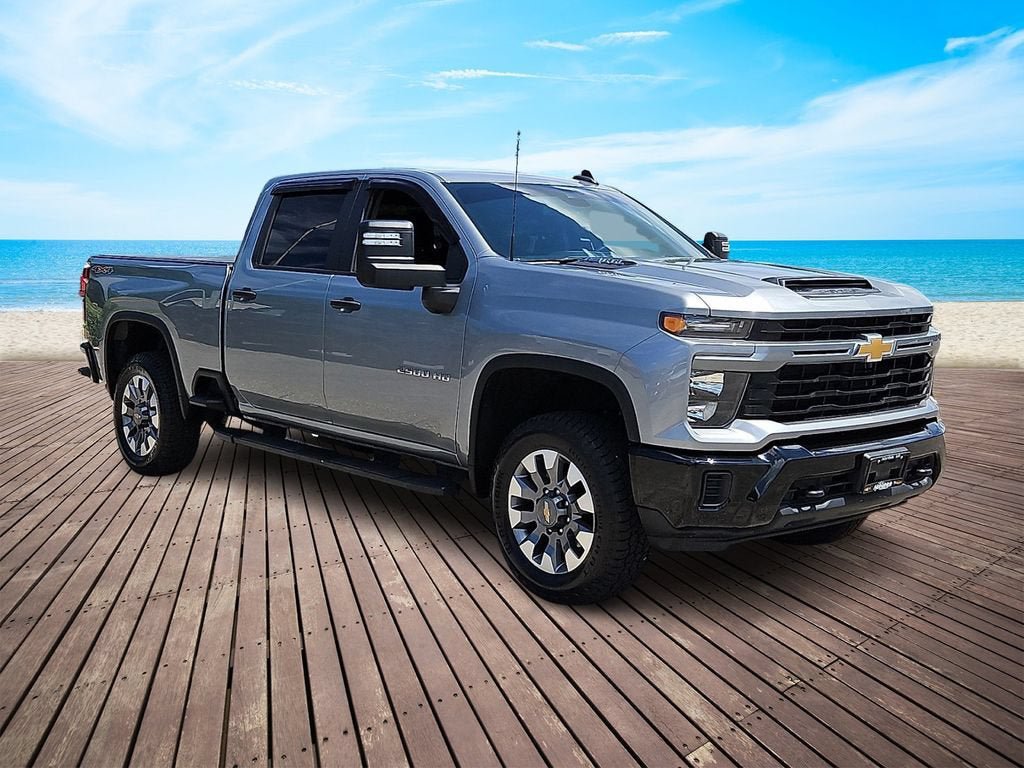 Used 2024 Chevrolet Silverado 2500 Custom w/ Custom Value Package AWD/4WD image 3
