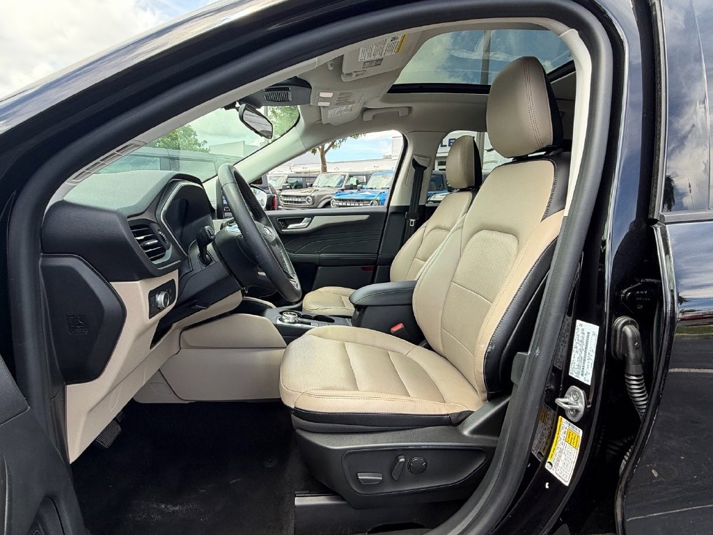 Used 2022 Ford Escape SEL FWD image 9