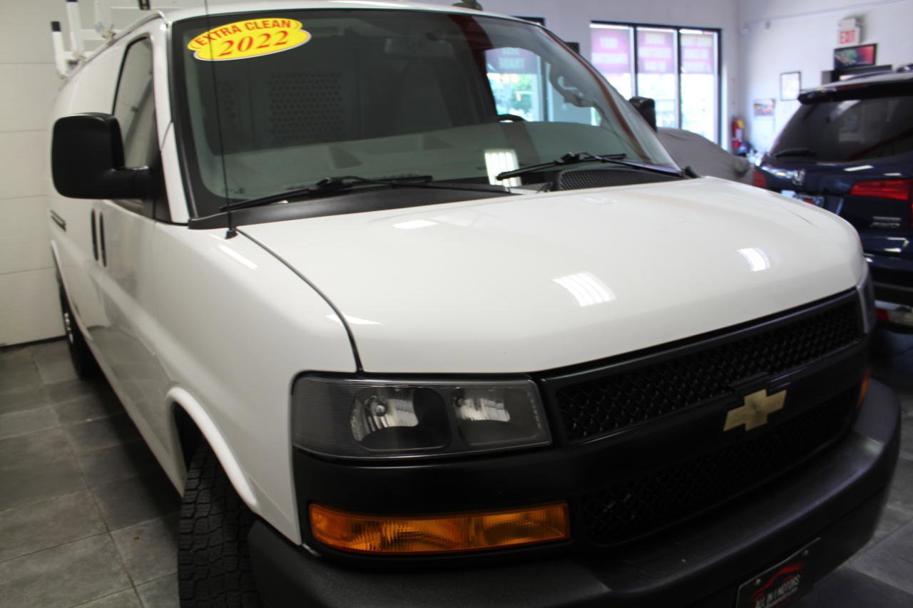 Used 2022 Chevrolet Express 3500 Extended w/ Driver Convenience Package RWD image 3