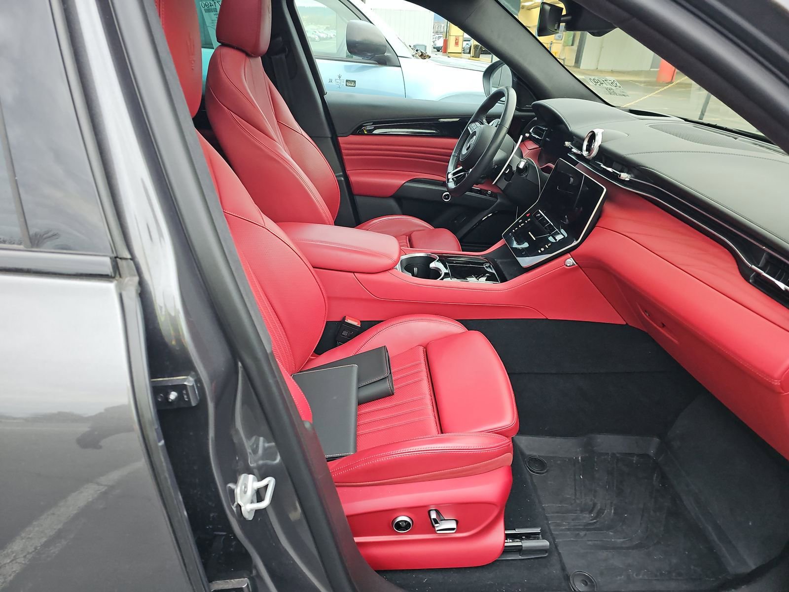 Used 2023 Maserati Grecale Modena image 5