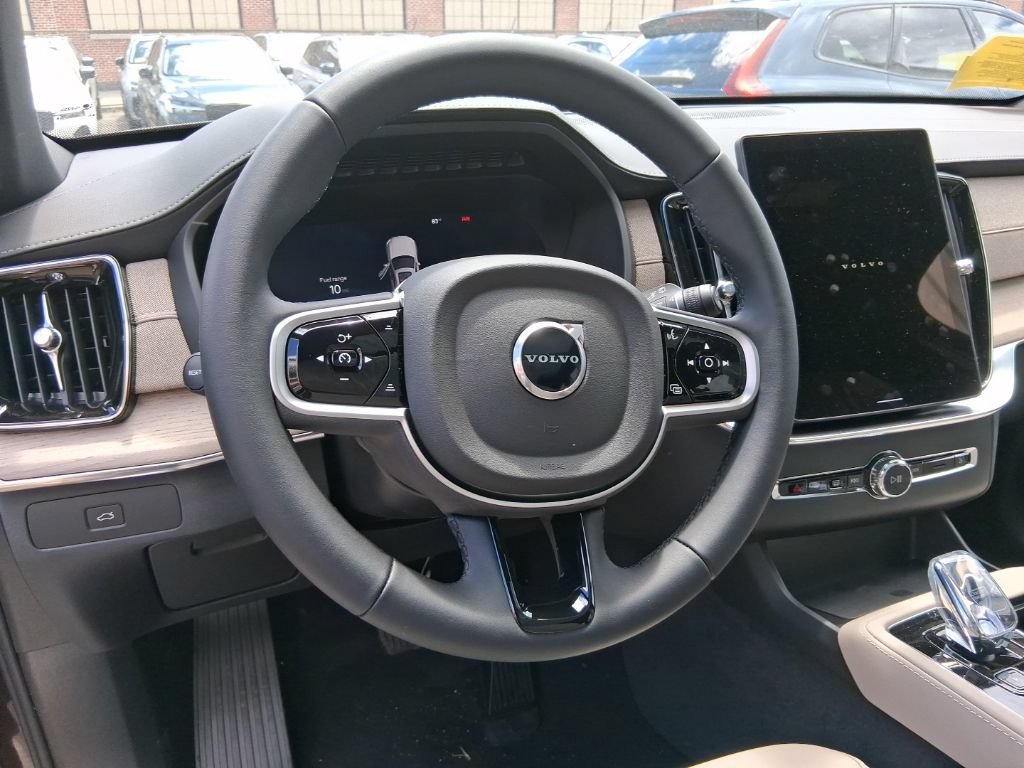 New 2026 Volvo XC90 B6 Plus w/ Protection Package Premier AWD/4WD image 12