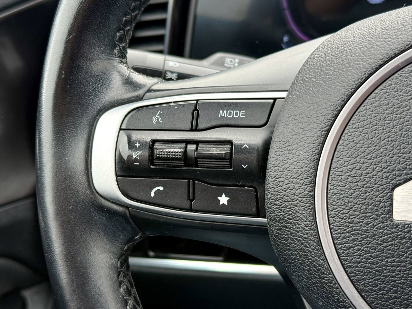 Certified 2023 Kia Sportage EX AWD/4WD image 30