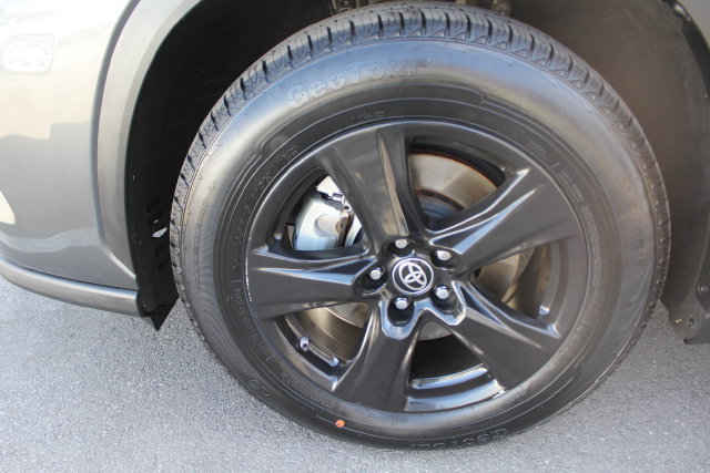 Used 2022 Toyota Highlander LE FWD image 10