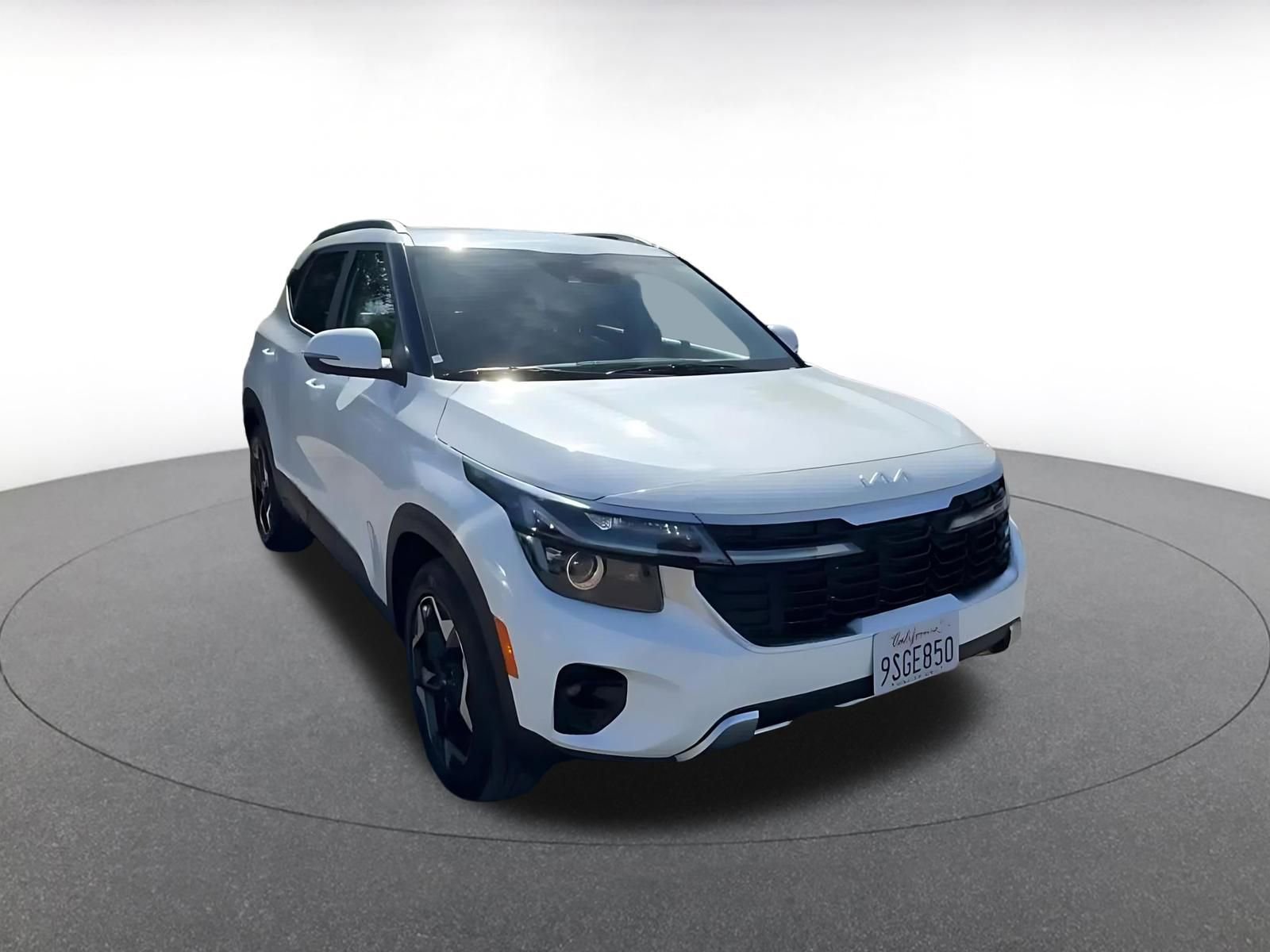 Used 2025 Kia Seltos S FWD image 3