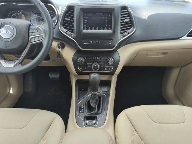 Used 2019 Jeep Cherokee Latitude w/ Popular Appearance Group FWD image 26
