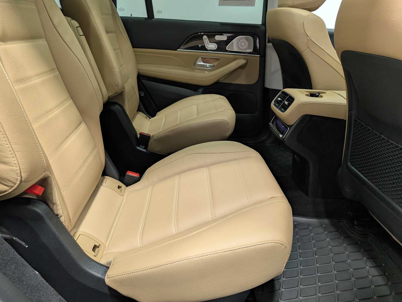 Certified 2026 Mercedes-Benz GLS 450 4MATIC image 12