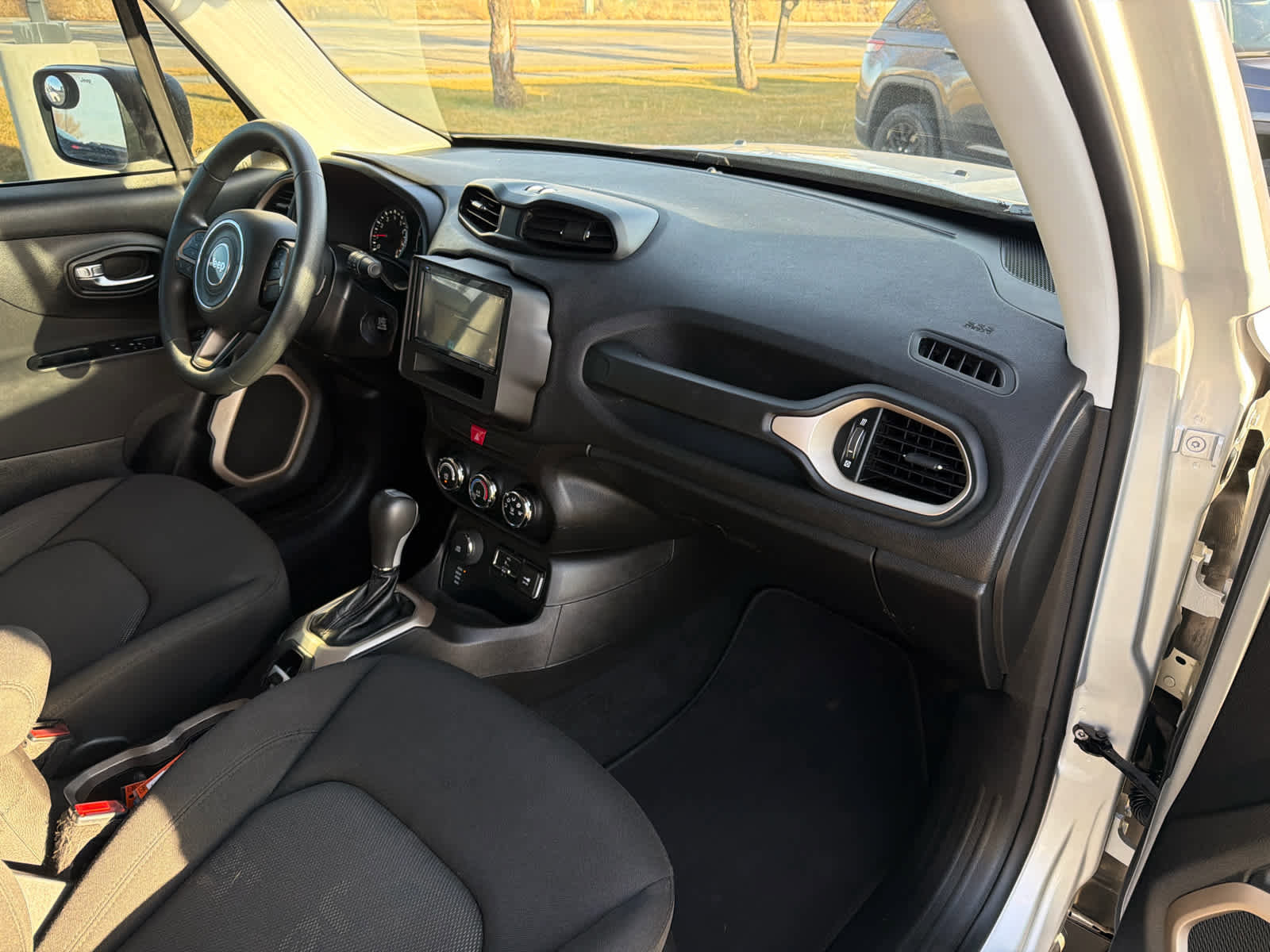 Used 2016 Jeep Renegade Sport w/ Power & Air Group image 13