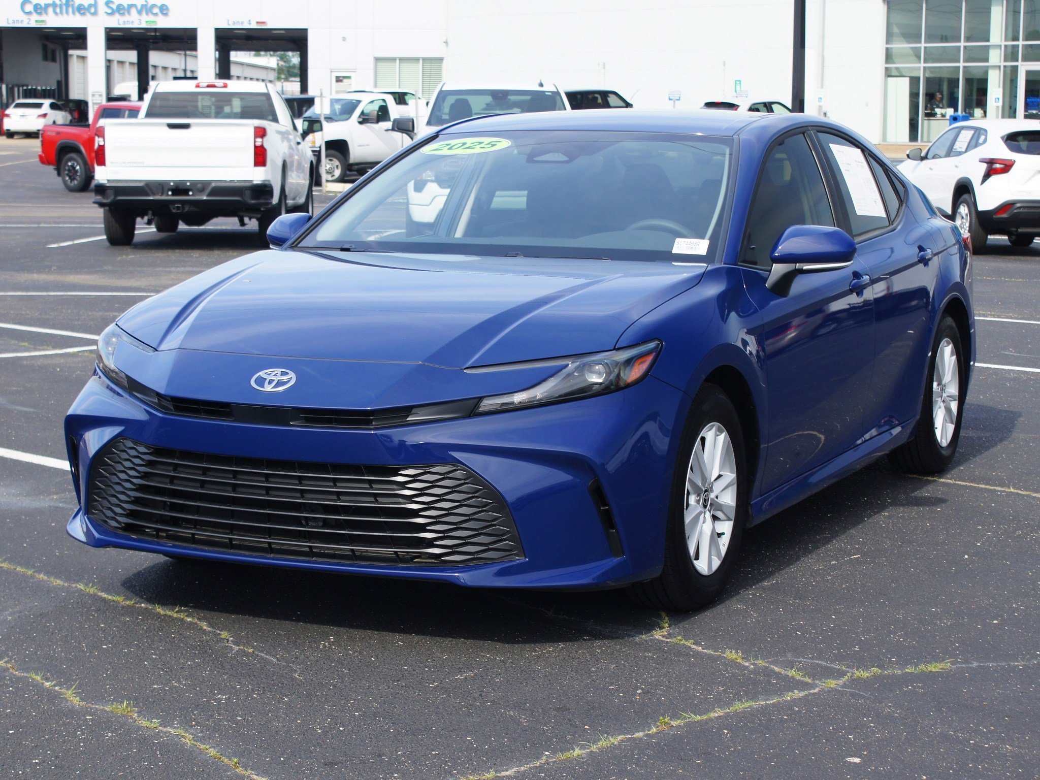 Used 2025 Toyota Camry LE w/ Convenience Package FWD image 2