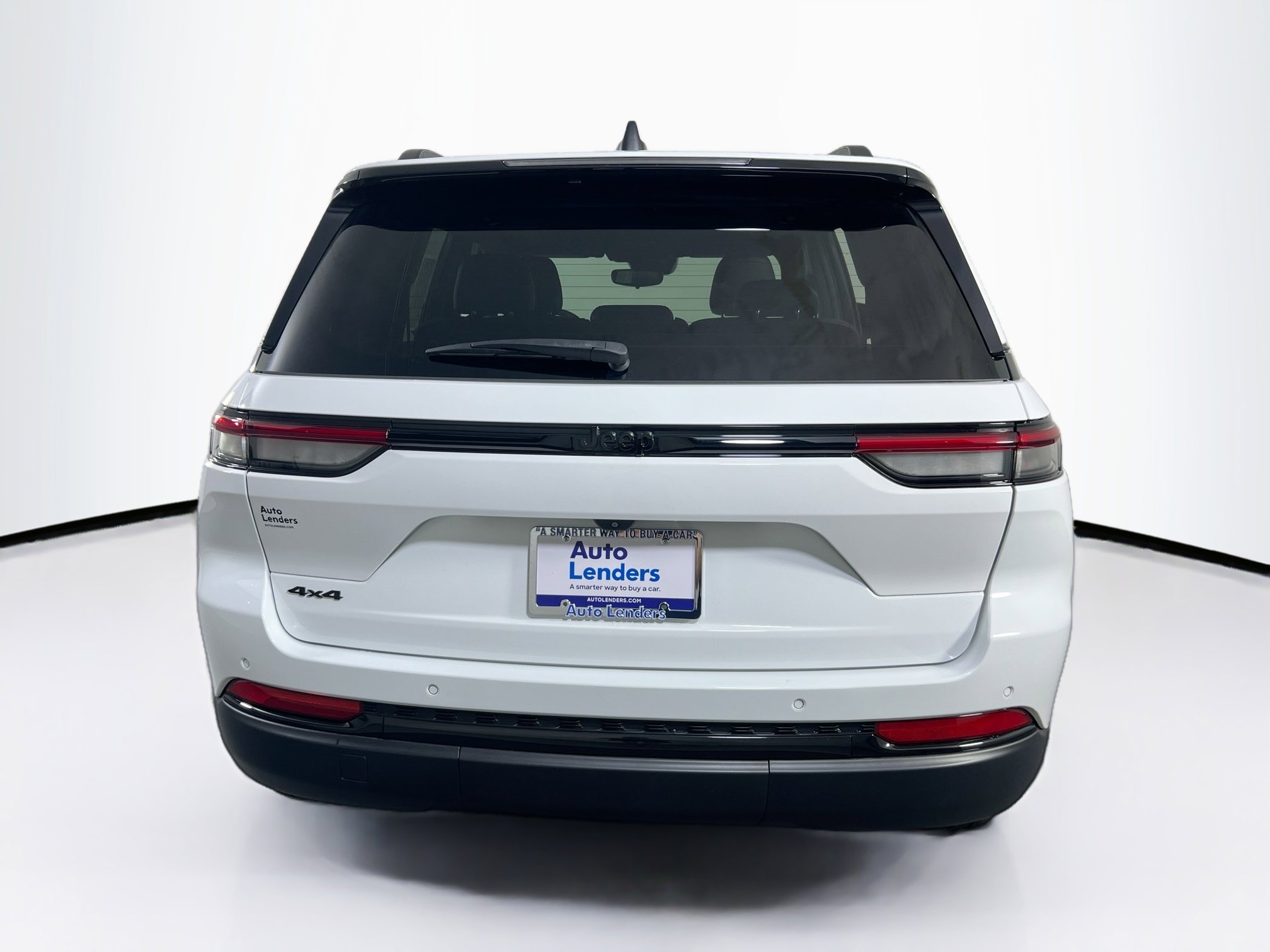 Used 2023 Jeep Grand Cherokee Altitude image 6