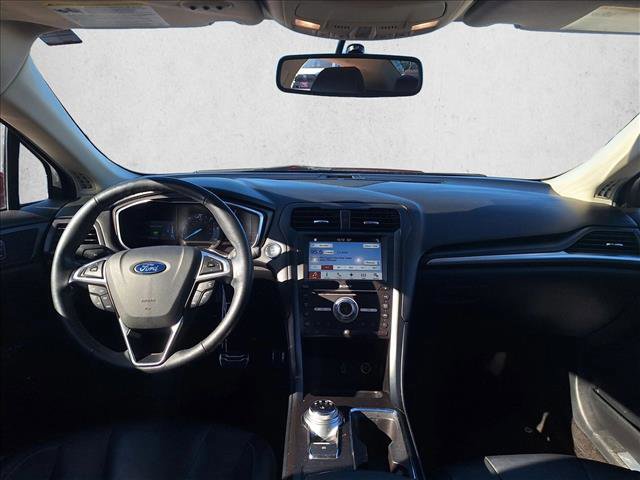 Used 2018 Ford Fusion Titanium image 16