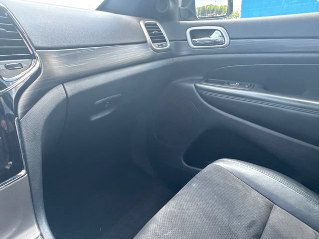 Used 2020 Jeep Grand Cherokee Altitude AWD/4WD image 36