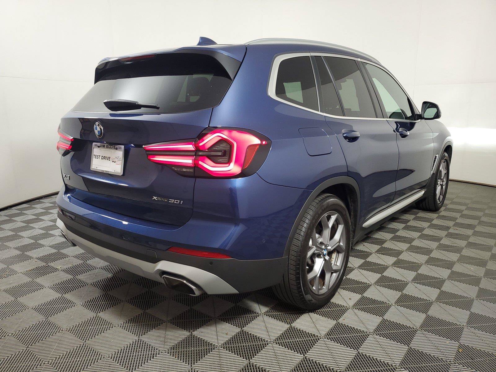 Used 2024 BMW X3 xDrive30i w/ Premium Package AWD/4WD image 6
