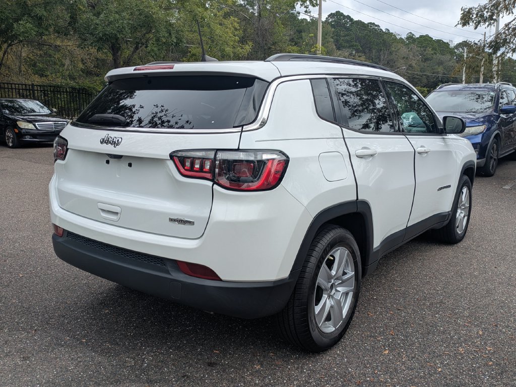 Used 2022 Jeep Compass Latitude FWD image 4