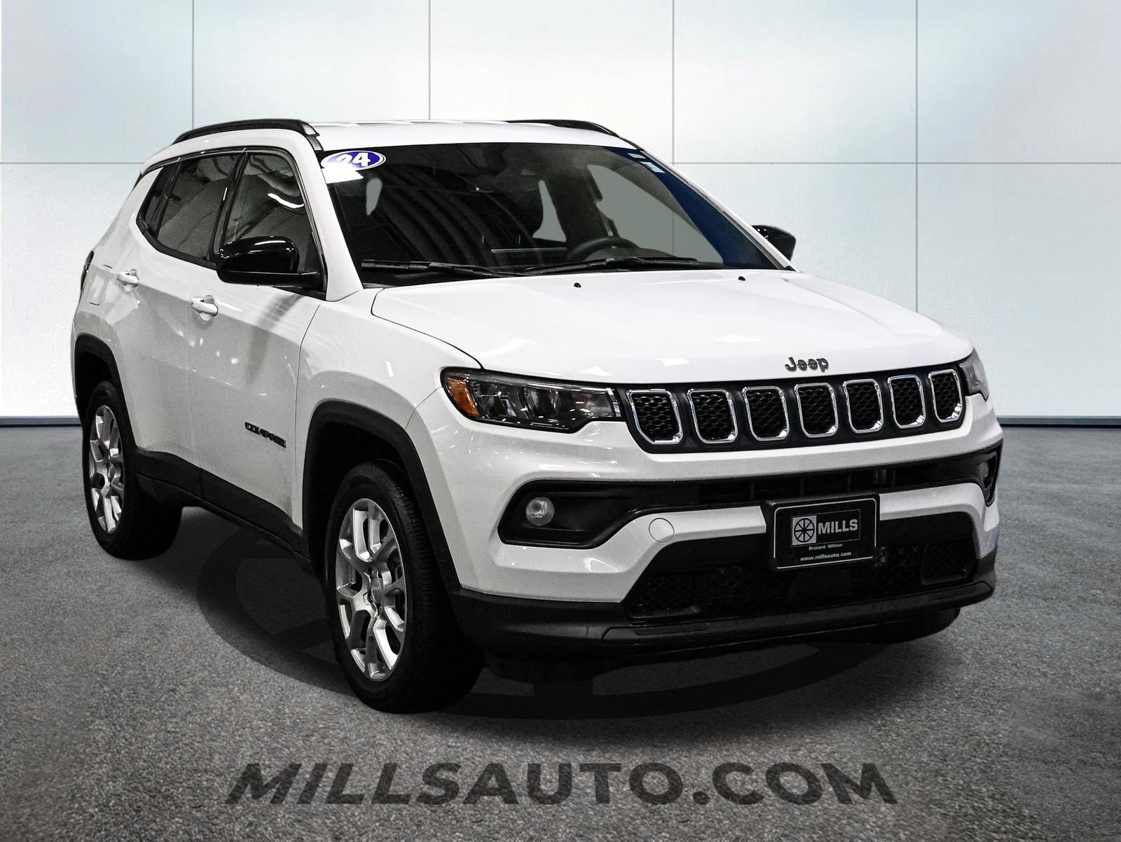 Used 2024 Jeep Compass Latitude AWD/4WD image 13