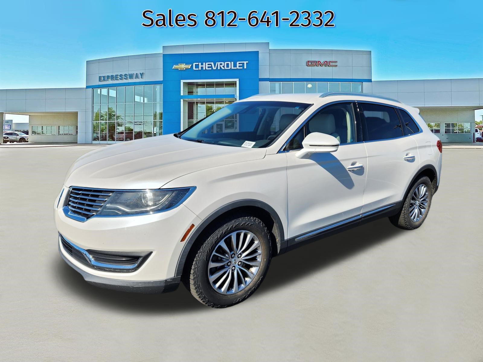 Used 2016 Lincoln MKX Select w/ Select Plus Package FWD image 3