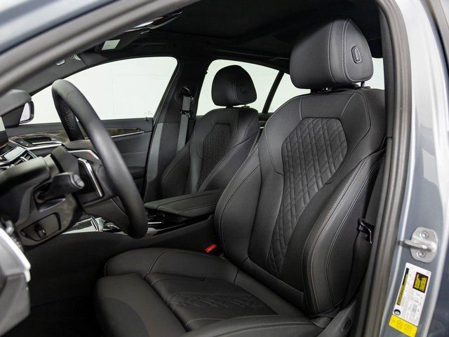 Used 2023 BMW 530i w/ Convenience Package image 6