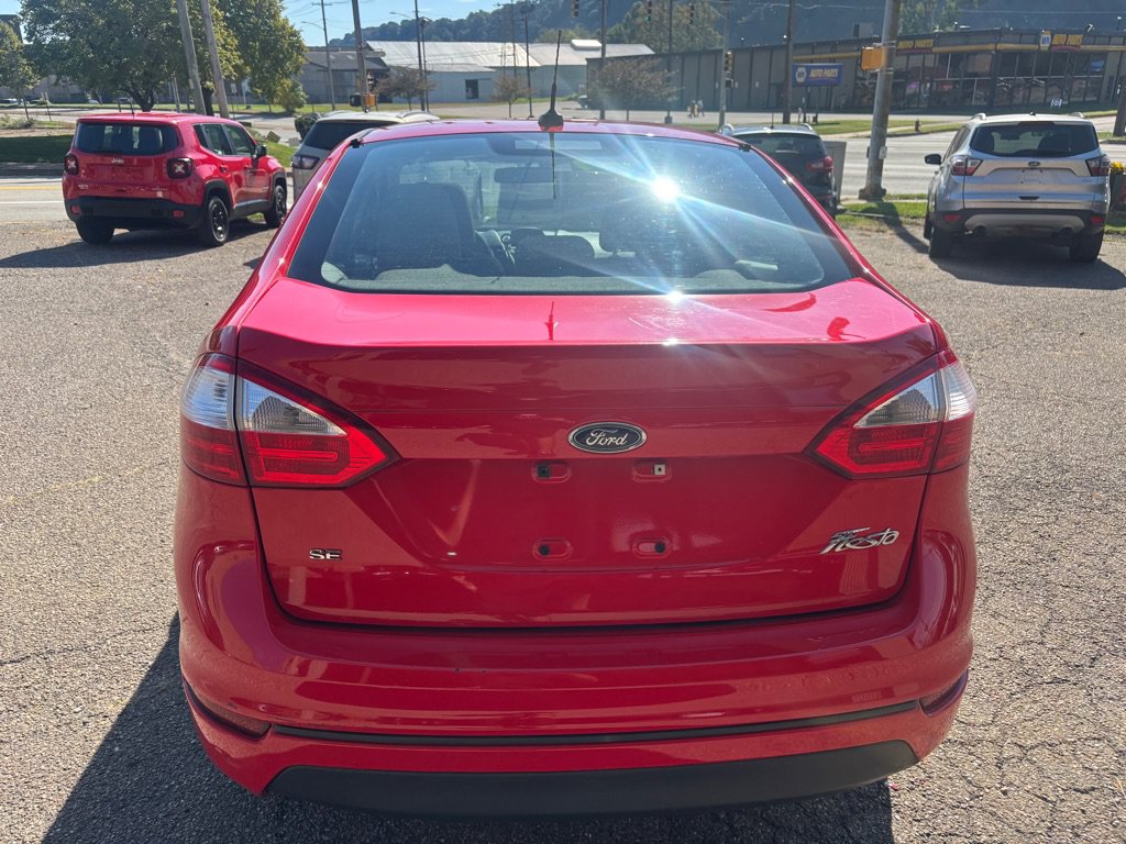Used 2014 Ford Fiesta SE w/ Comfort Package FWD image 6