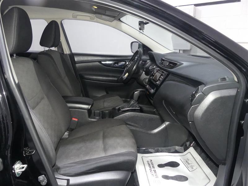 Used 2018 Nissan Rogue Sport SV w/ SV All-Weather Package image 21