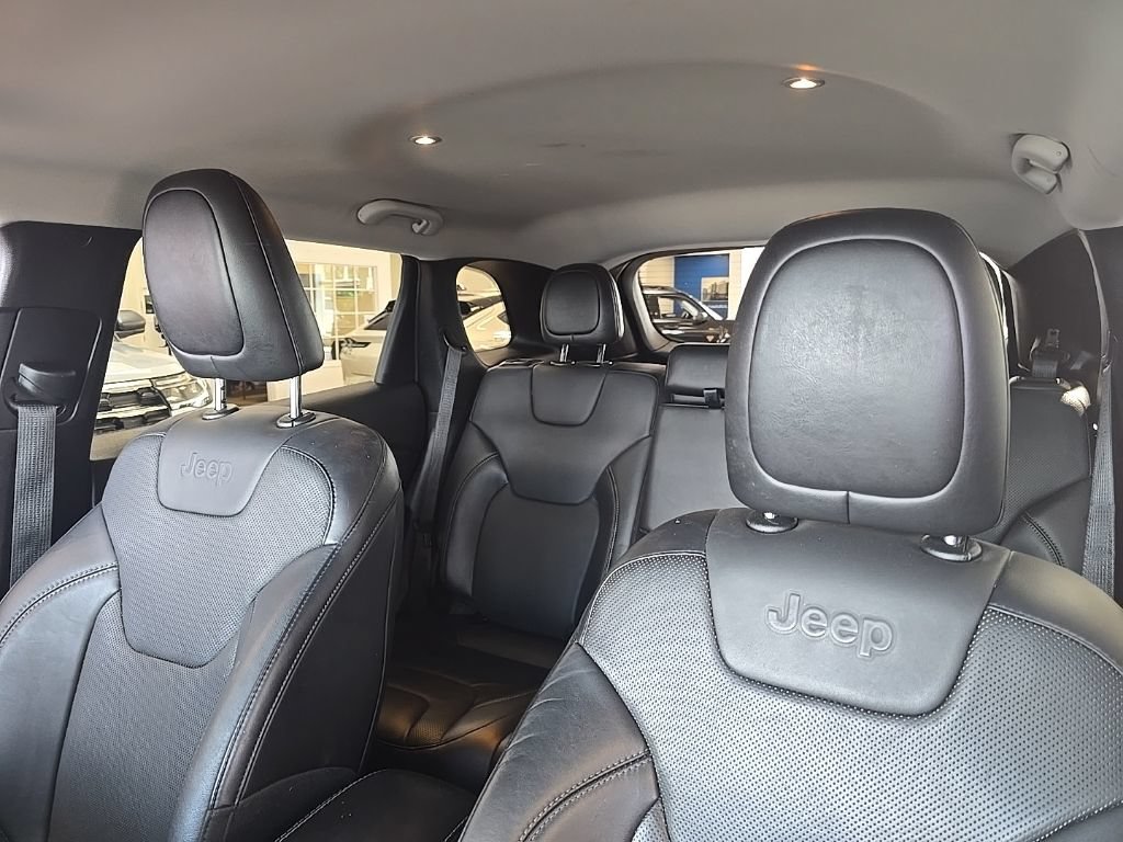 Used 2019 Jeep Cherokee Limited AWD/4WD image 27