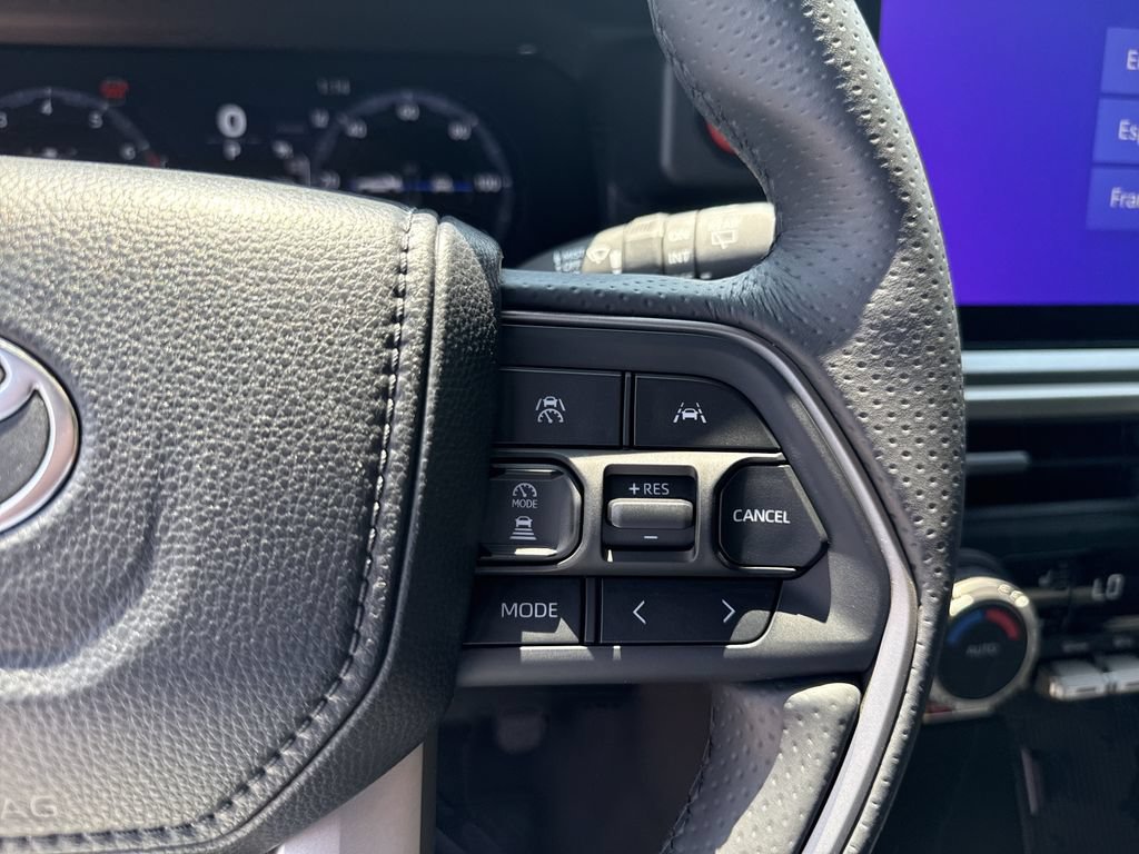 Used 2025 Toyota 4Runner TRD Off-Road Premium AWD/4WD image 25