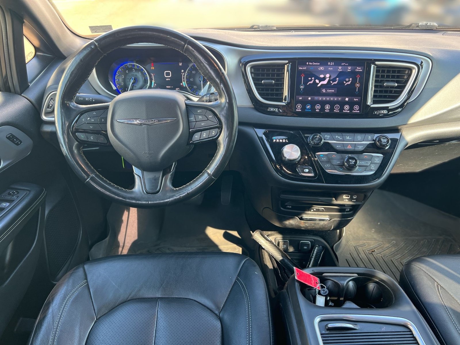 Used 2020 Chrysler Pacifica Touring-L Plus FWD image 20