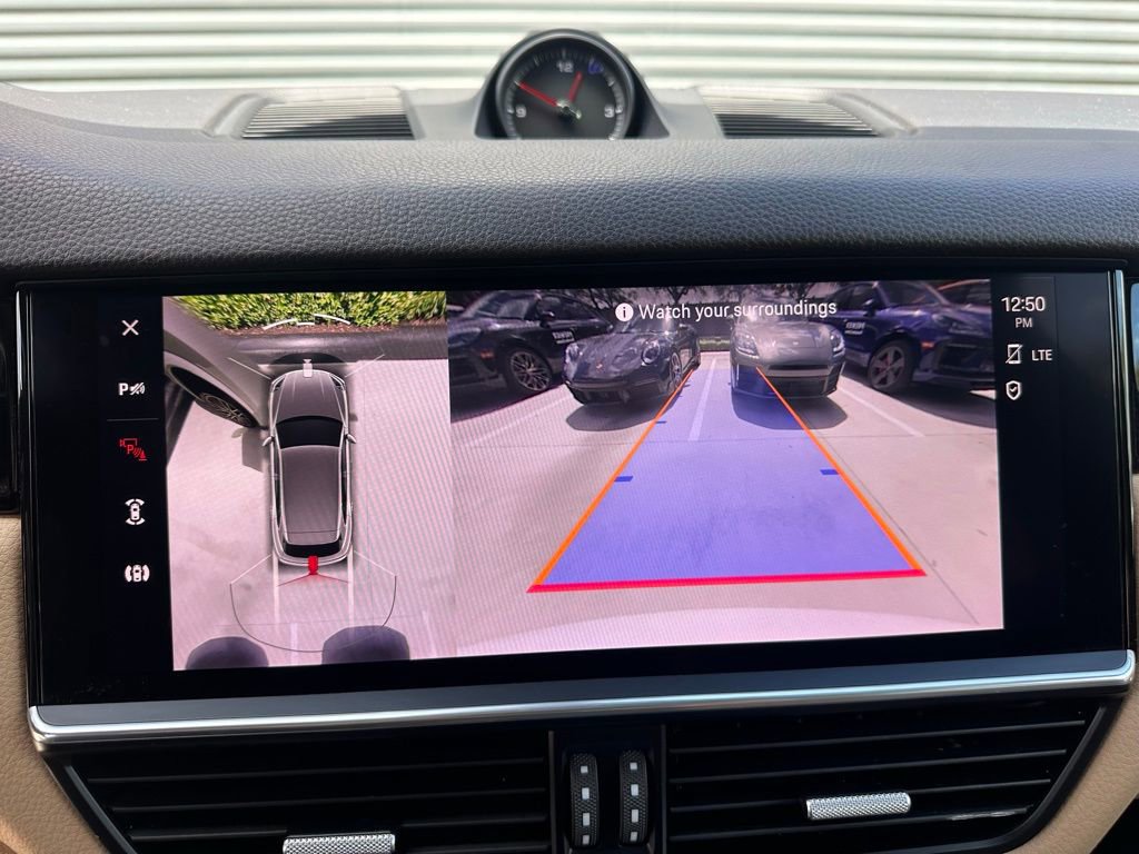 Certified 2023 Porsche Cayenne Platinum Edition image 33