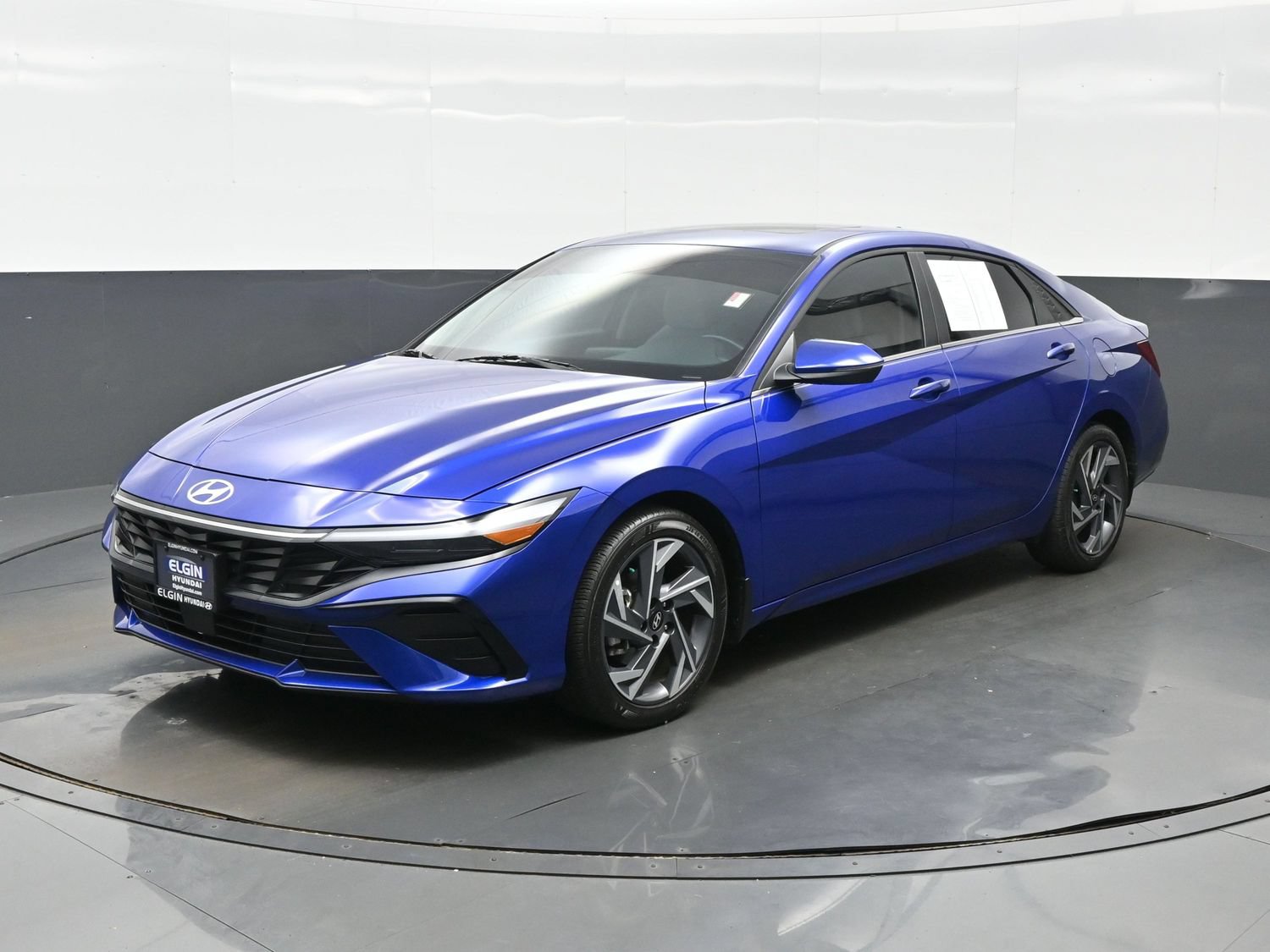 Certified 2025 Hyundai Elantra Limited FWD image 2