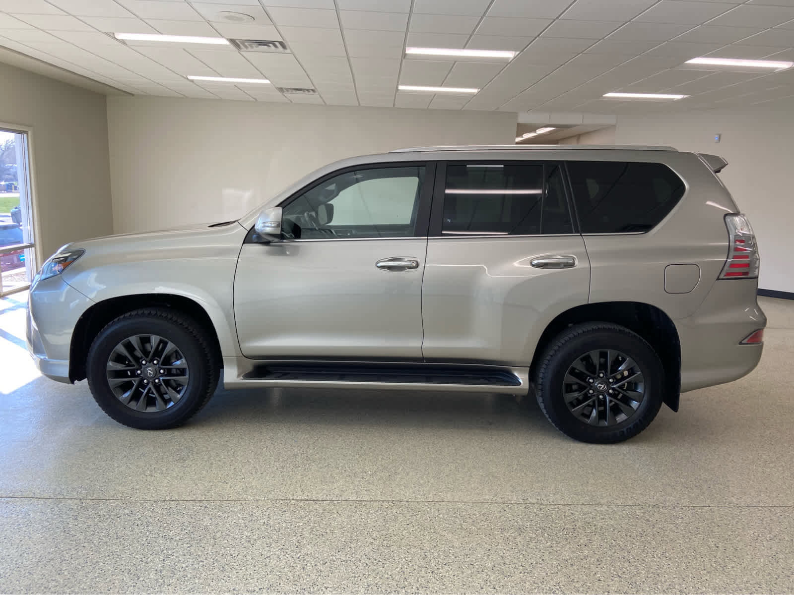 Used 2023 Lexus GX 460 Premium image 10