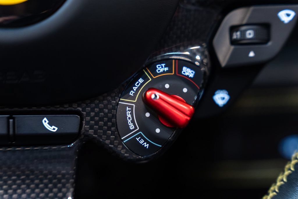 Certified 2021 Ferrari F8 Tributo RWD image 35