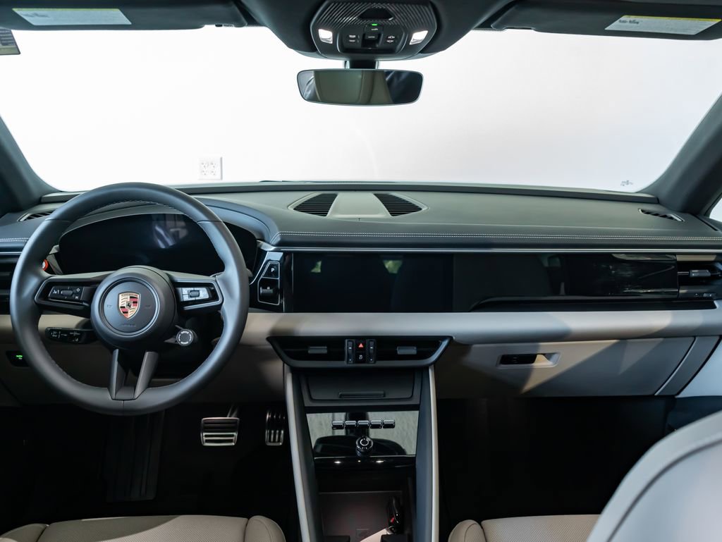 Certified 2025 Porsche Macan 4S Electric AWD/4WD image 18