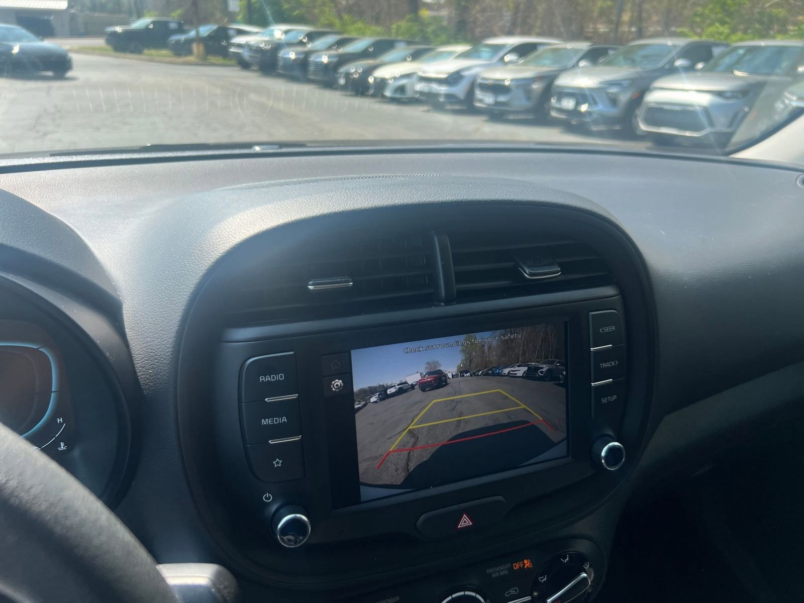 Used 2025 Kia Soul LX w/ LX Technology Package FWD image 20