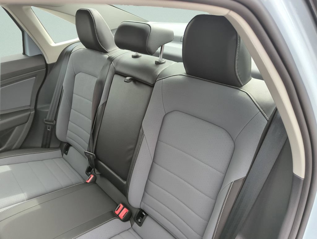 New 2026 Volkswagen Jetta SE FWD image 25
