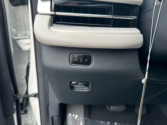 New 2026 Lincoln Navigator Reserve AWD/4WD image 26