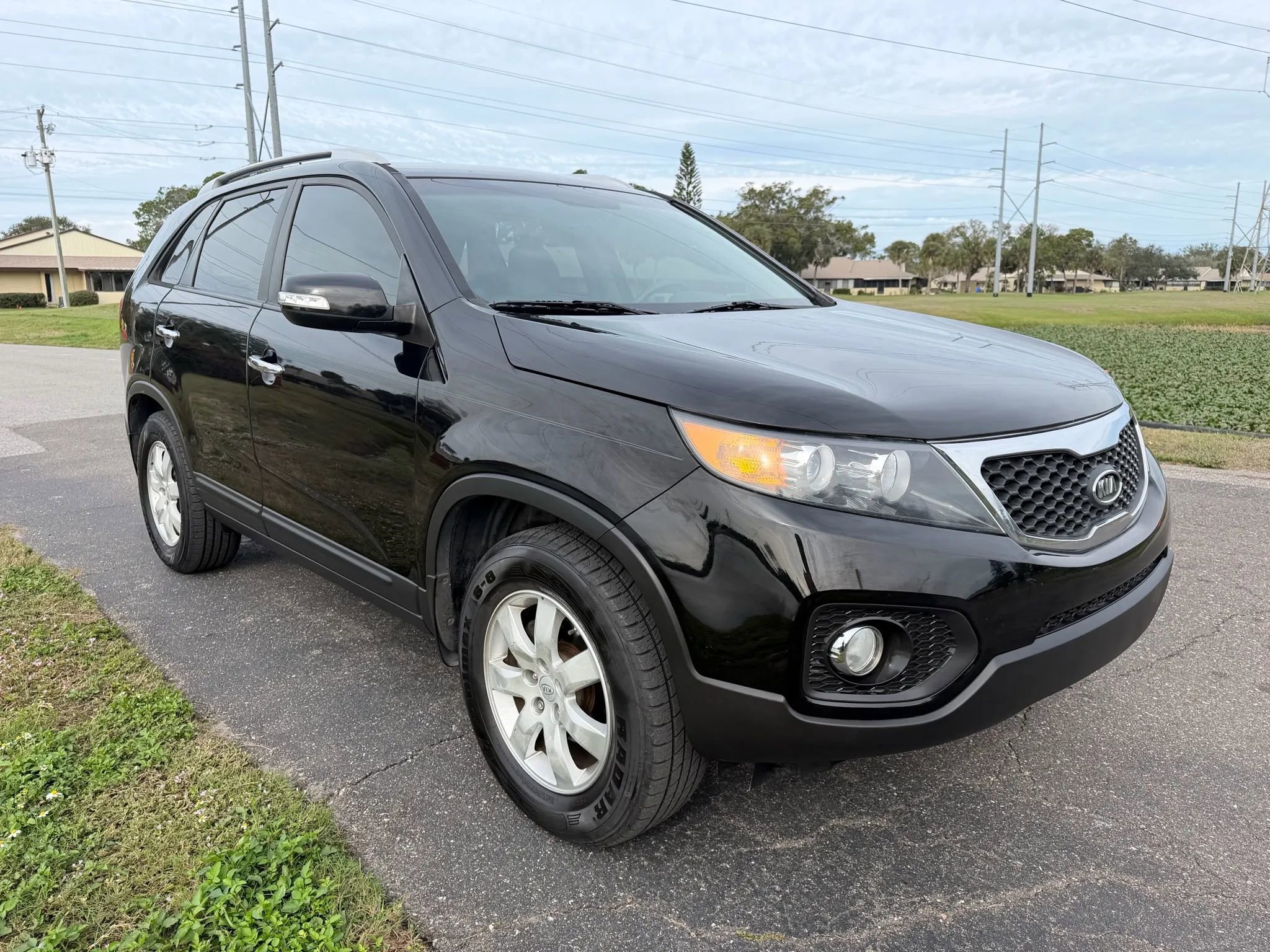 Used 2011 Kia Sorento LX w/ Convenience Pkg image 2