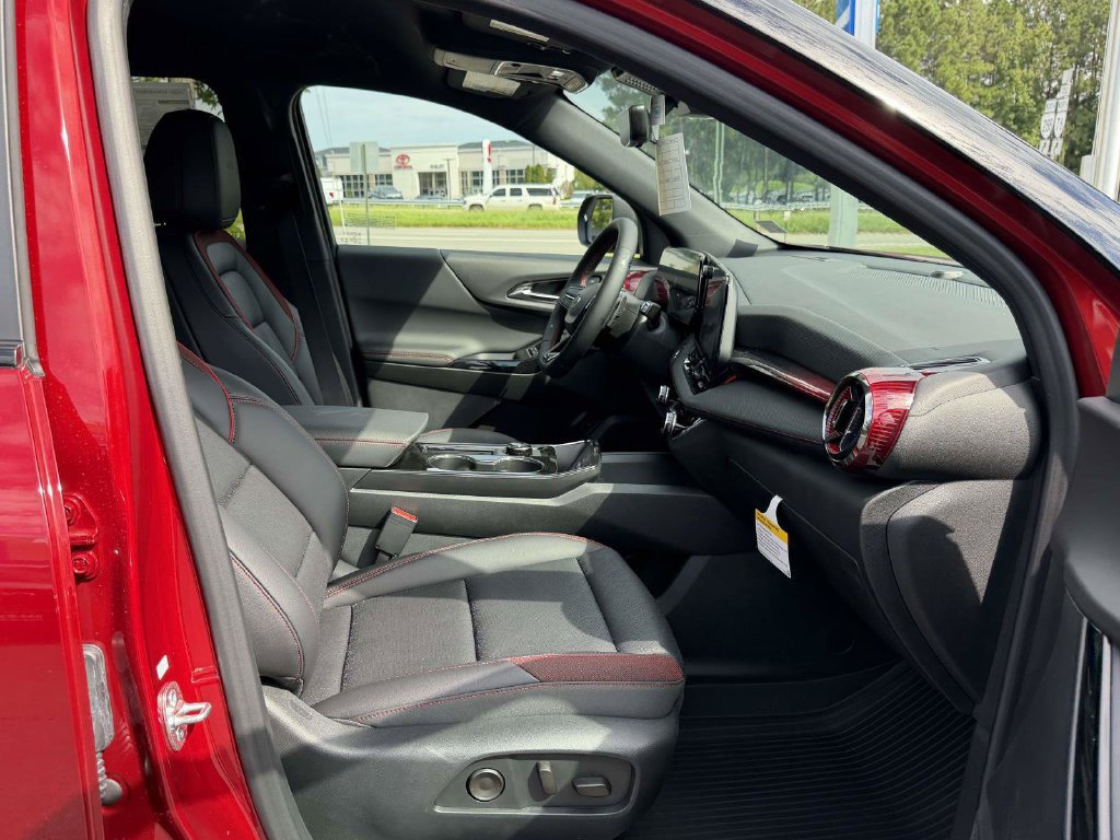New 2027 Chevrolet Equinox RS w/ Safety and Technology Package FWD image 12