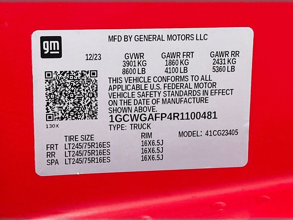 Used 2024 Chevrolet Express 2500 image 27