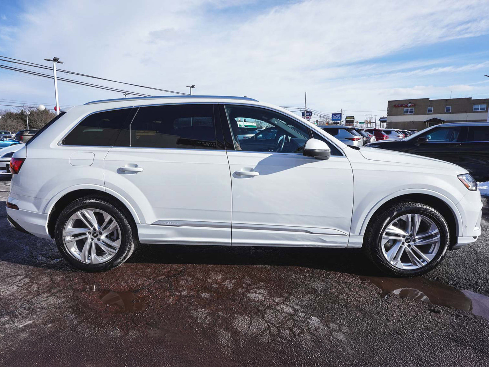 Used 2023 Audi Q7 3.0T Premium w/ Convenience Package image 4