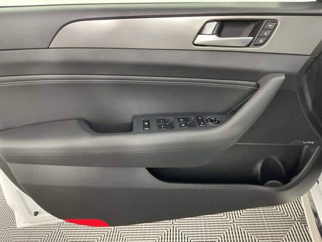 Used 2017 Hyundai Sonata Limited 2.0T FWD image 7