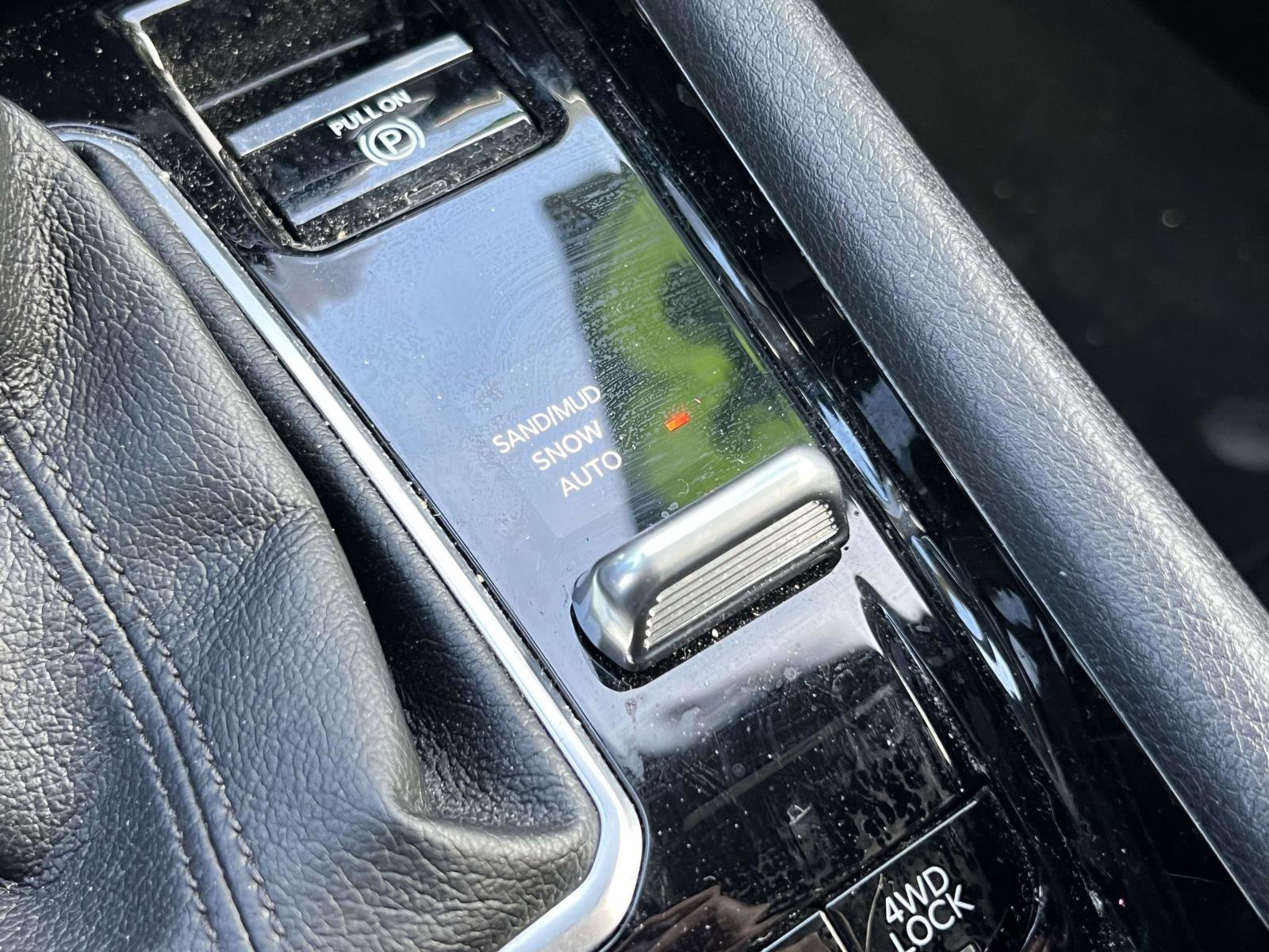 Used 2023 Jeep Compass Limited image 11