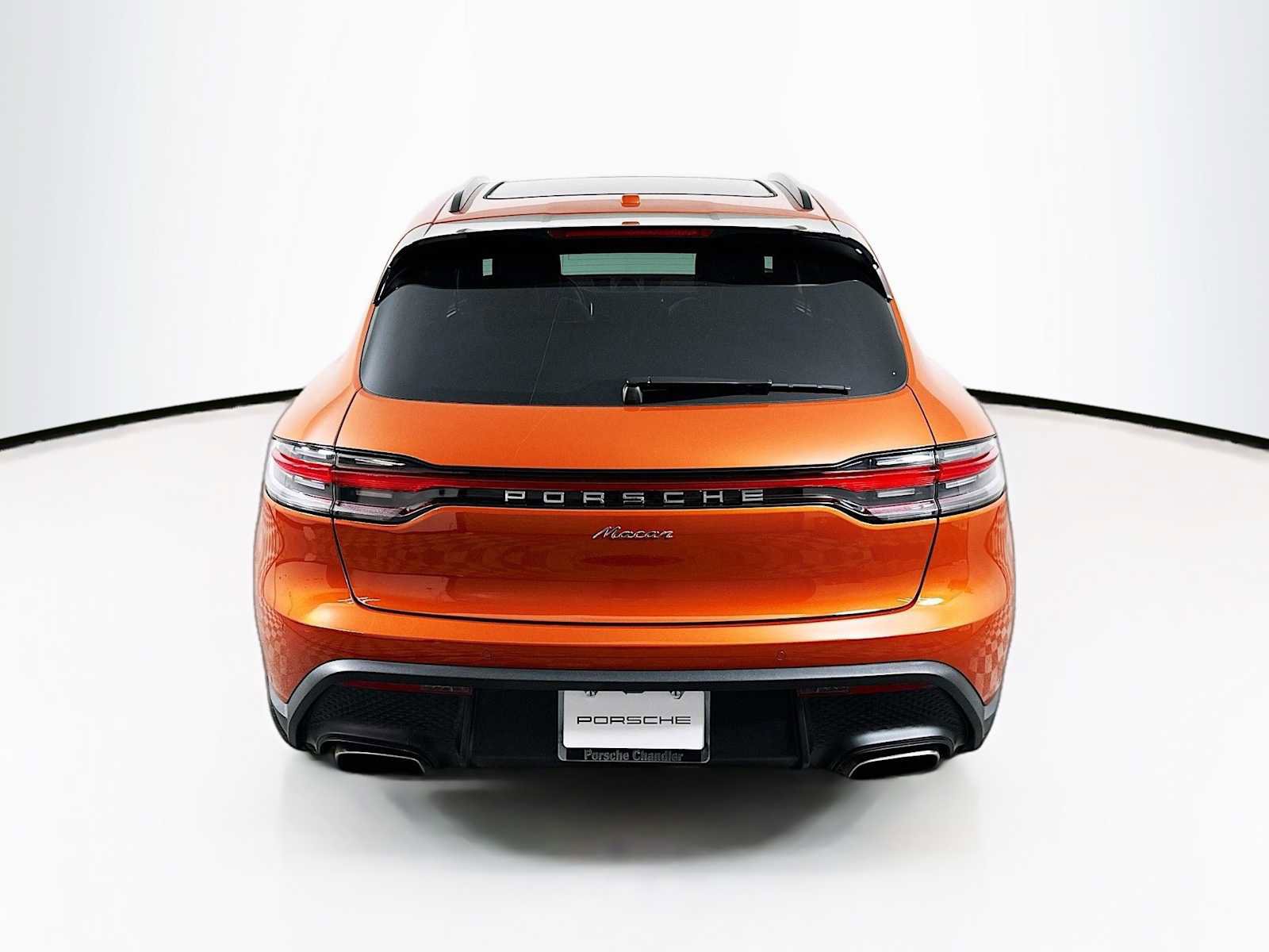 Certified 2024 Porsche Macan AWD/4WD image 10