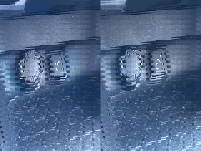 Used 2021 Toyota RAV4 XLE Premium image 34