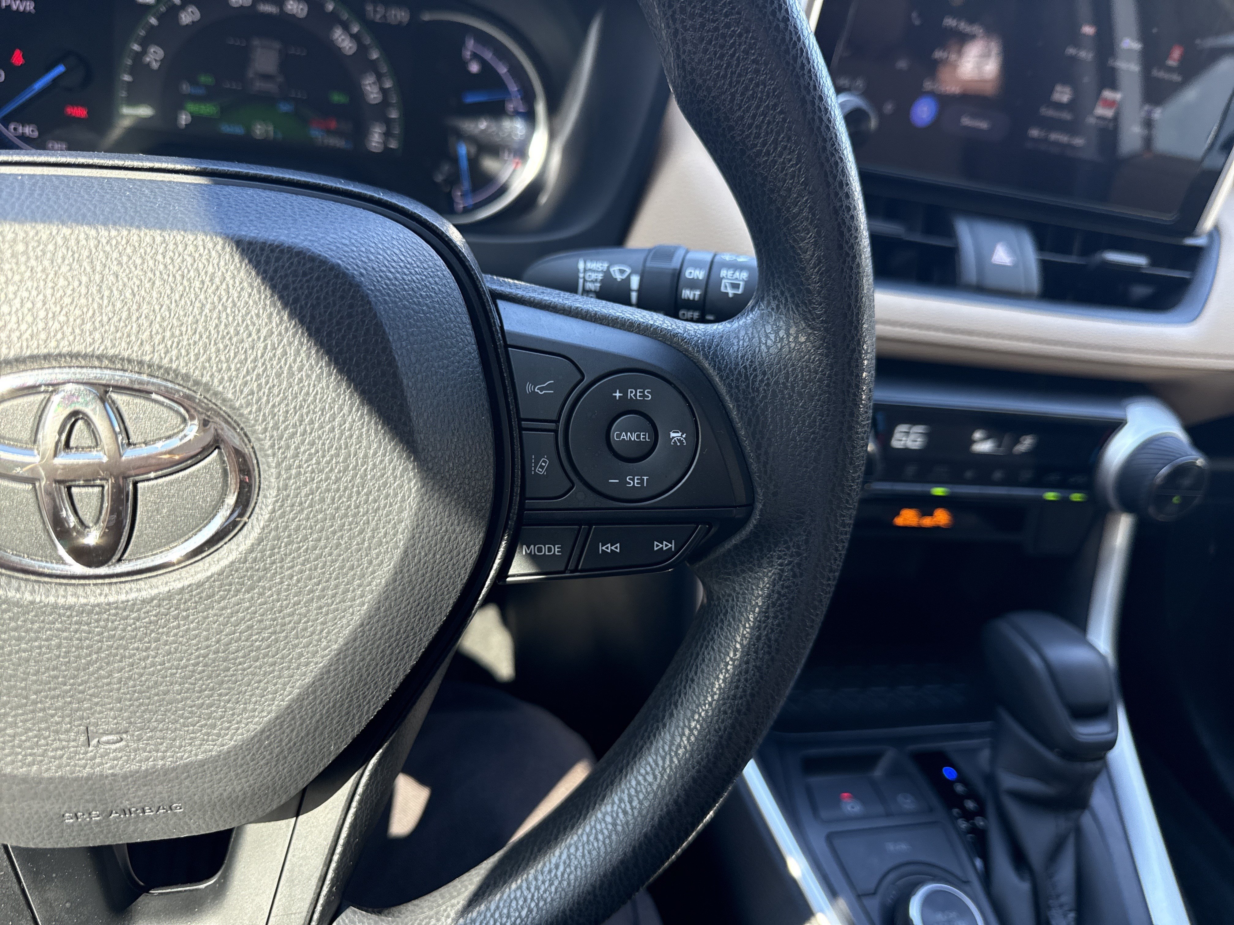 Used 2025 Toyota RAV4 XLE AWD/4WD image 20