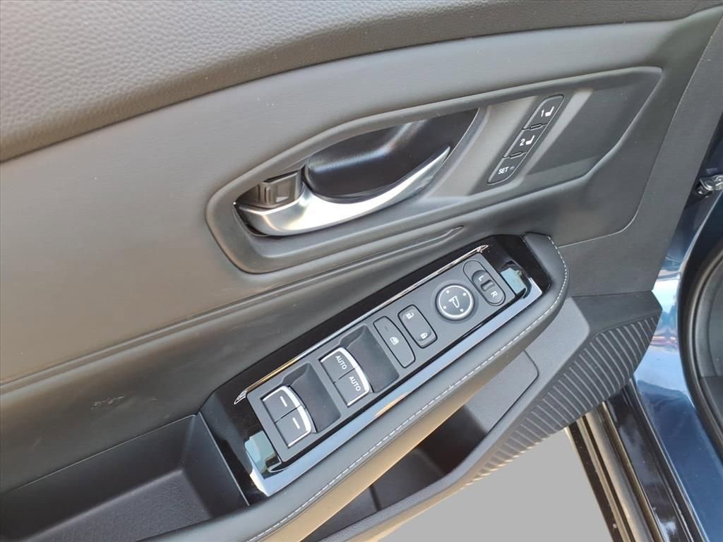 Used 2023 Honda Accord Touring image 14