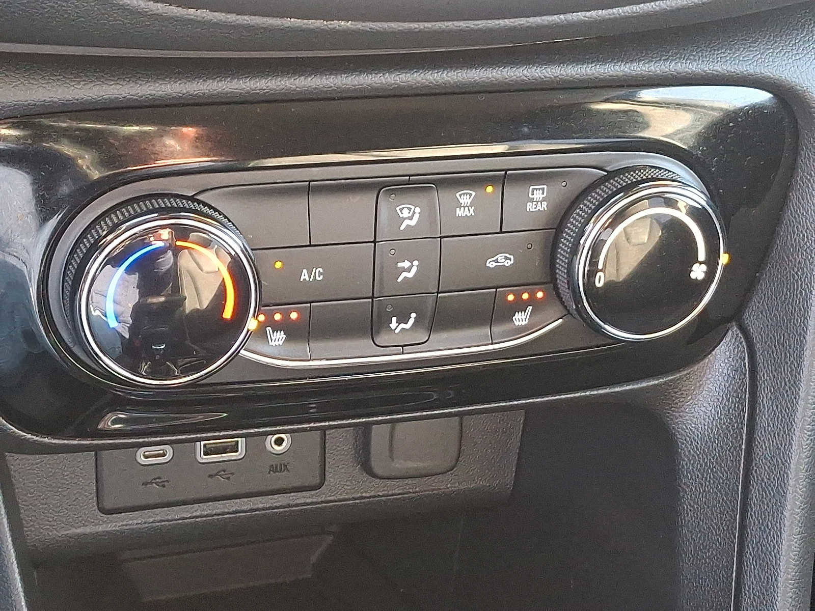 Certified 2023 Buick Encore GX Preferred w/ Cold Weather Comfort Package image 15