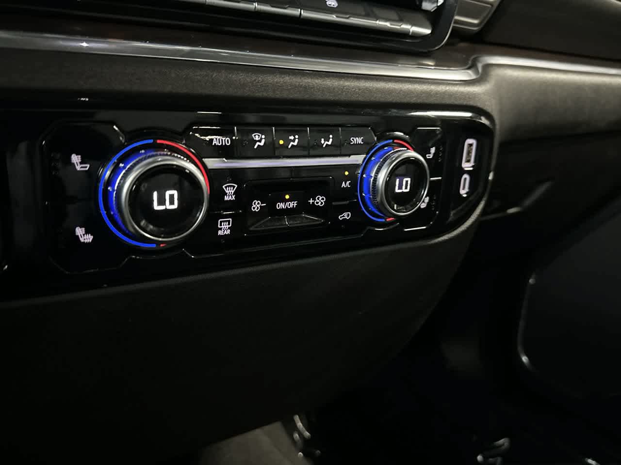 Used 2025 GMC Sierra 1500 SLT AWD/4WD image 20