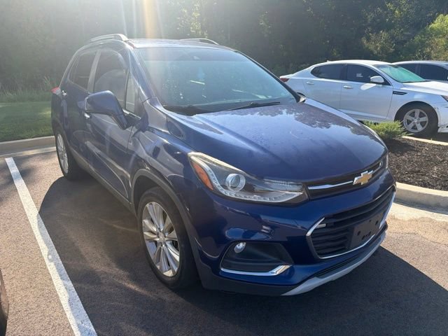 Used 2017 Chevrolet Trax Premier w/ Driver Confidence II Package FWD image 3