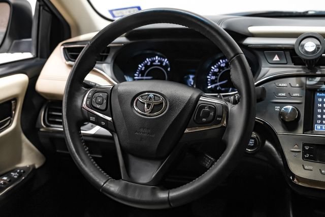 Used 2016 Toyota Avalon XLE FWD image 25
